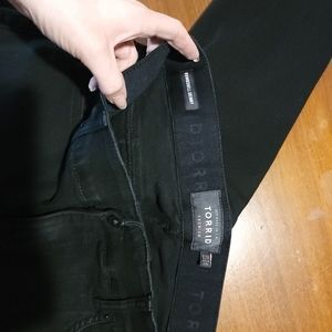 Sz 12R Torrid Bombshell Skinny Jeans